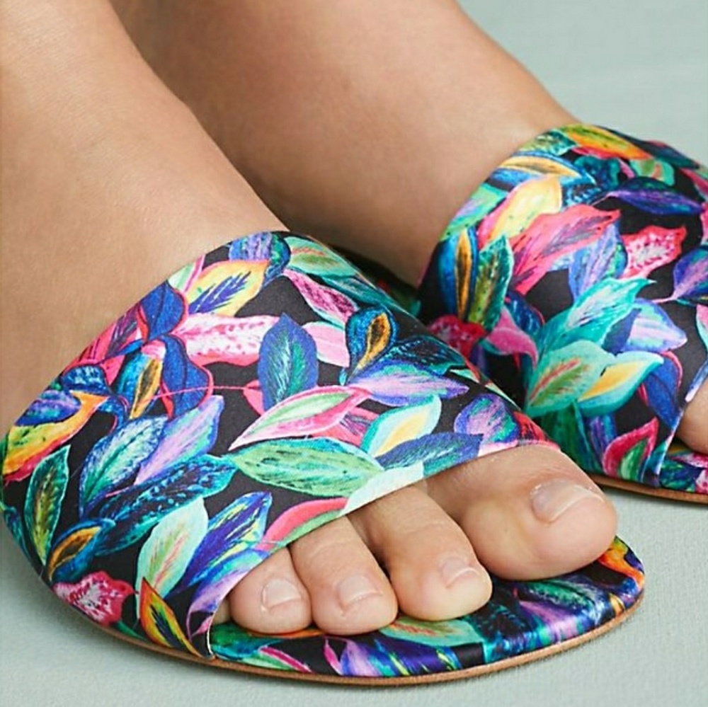 Beautiful Pour La Victoire Slide Sandals - Picture 4 of 4